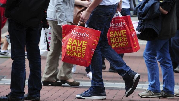 Consumidores Continuam Incertos sobre Finanças no Brasil