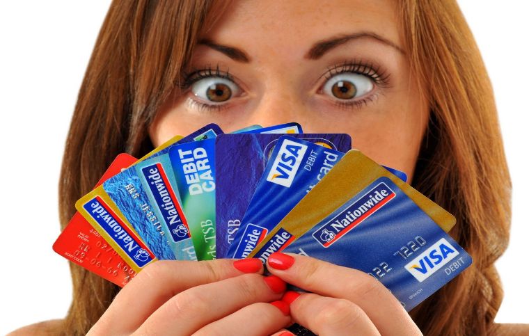 Porque as Empresas de Cartões de Crédito Enviam muitas Ofertas de Cartões ?