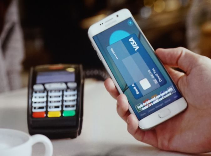 Máquinas de Cartão de Crédito que Funcionam em uma Conexão de Telefone vs. uma Conexão com a Internet